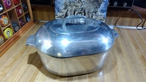 Vintage Wagner Ware Magnelite 4265-M Dutch Oven Roaster,Lid,Trivet!