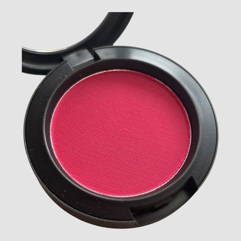 M·A·C Powder Blush Fard à Joues, shade: BRIGHT CORAL .21oz original TALC formula - Image 2 of 4