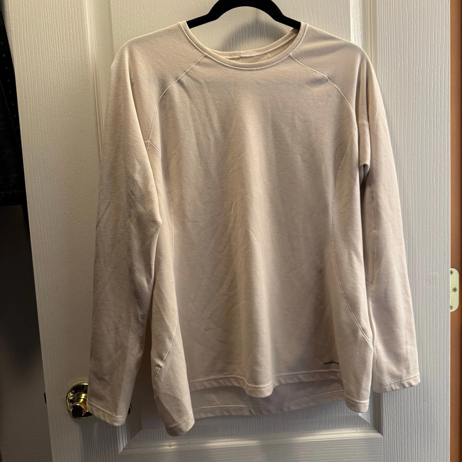 Patagonia Capilene Midweight Base Layer Size Large in Cream