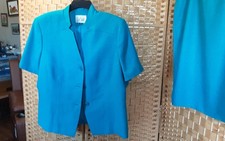 Preowned women LeSuit 2 pc. Suit Blue 100 Polyester lined 3 button jacket sz 18
