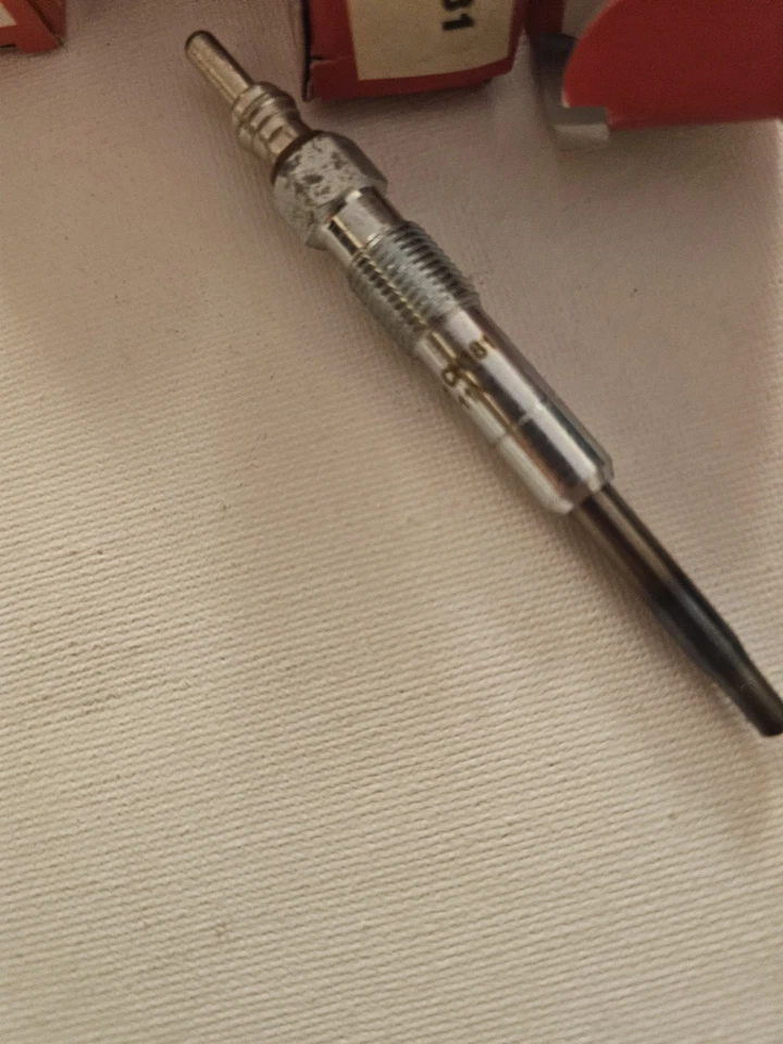 4XNEW GLOG PLUGS CHAMPION FOR VW 1.2TDI 1.4TDI 1.9D N10579202 N10579201 CH181 - Image 3 of 4