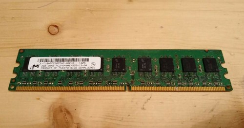 Barrette Mémoire Serveur DDR2 2Go PC2-6400E 800MHz ECC Micron - MT18HTF25672AZ-80EH1 - Occasion