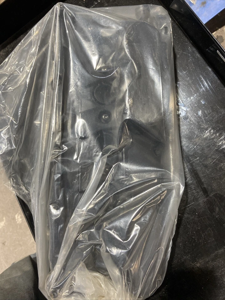 Tapa válvula Volkswagen Referencia Nº 07K-193-469-L Foto 4 de 4