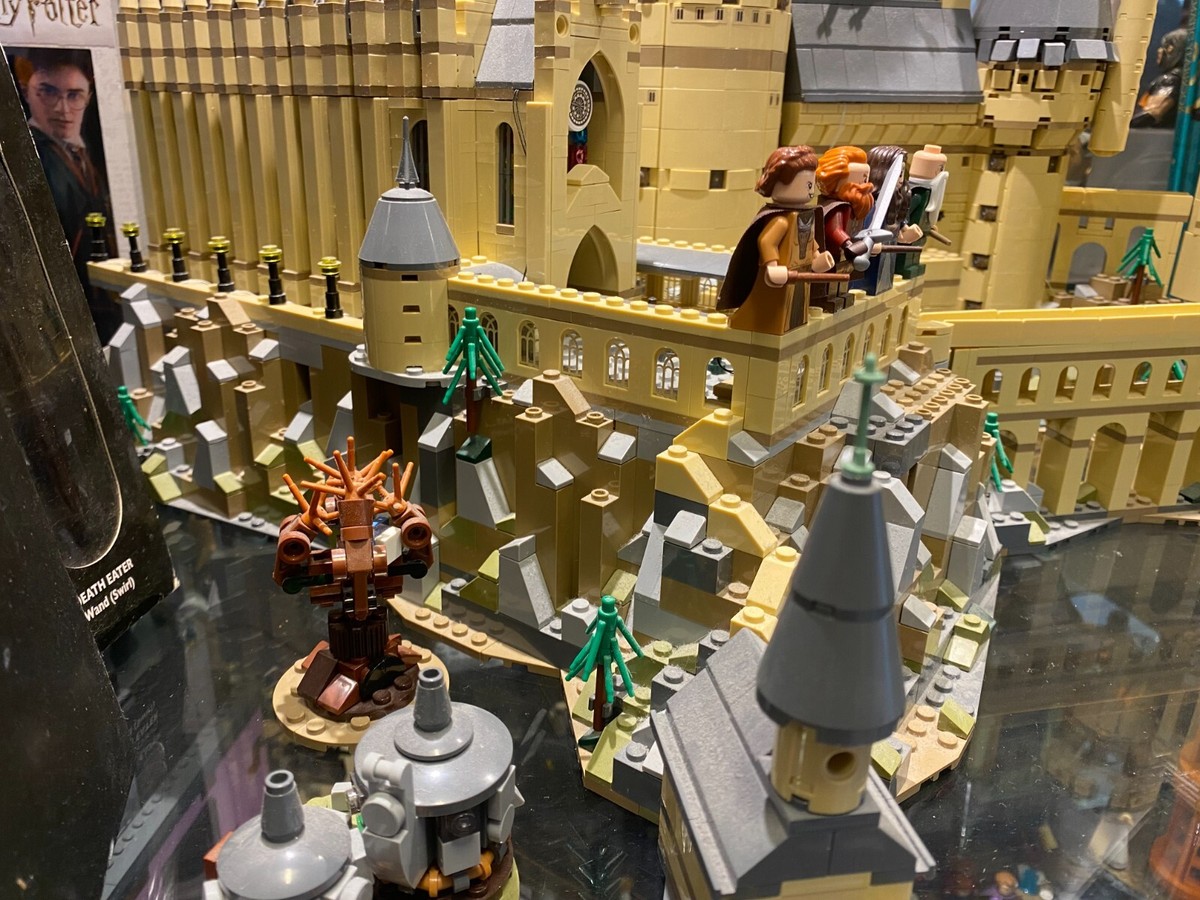 Hogwarts Lego 14 LEGO Harry Potter: Hogwarts Castle (71043) With