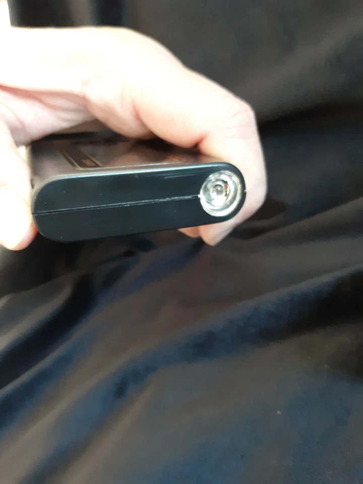 VINTAGE QUARTZ TRAVEL ALARM CLOCK and light with instructions EUC - Image 4 of 4