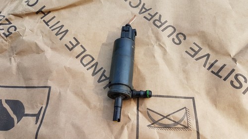 VW Golf V 1K/1K9,Eos 1F/1Q,Jetta III Scheinwerferreinigungs-Pumpe SRA 3B7955681