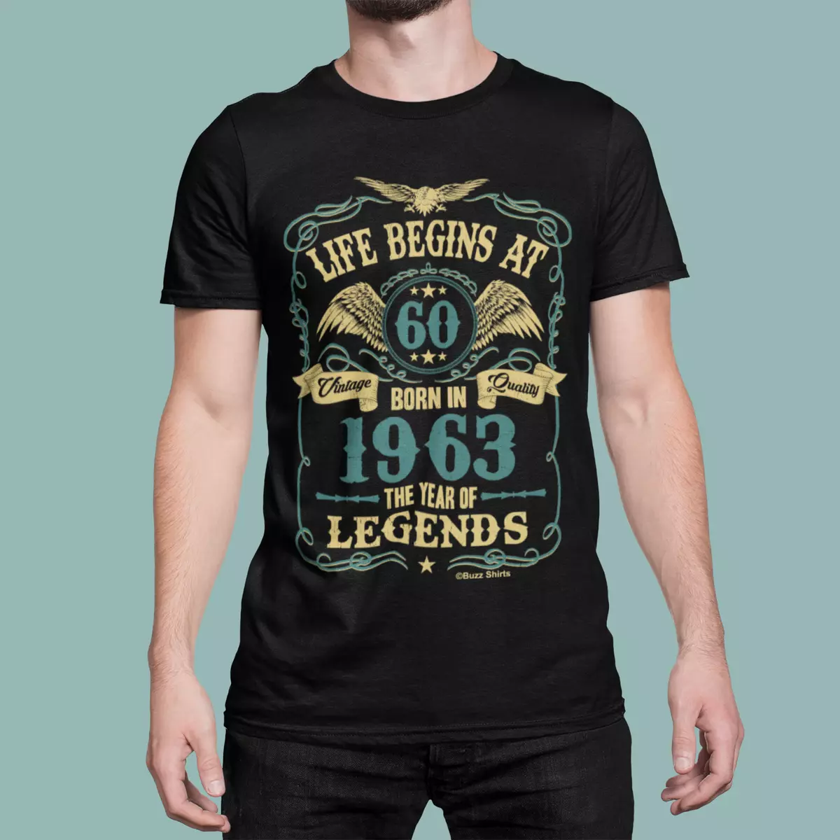 T shirt biologica da uomo regalo 60 compleanno La vita inizia a 60 anni BORN