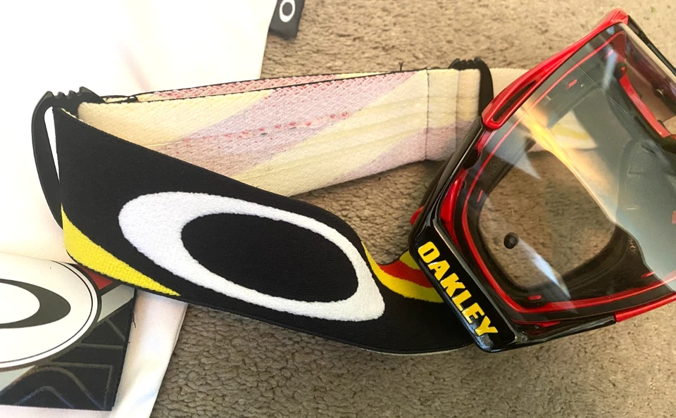 Novo Óculos Oakley Airbrake MTB MX Heritage Racer Vermelho Preto Amarelo Com Lente Transparente - Imagem 4 de 4