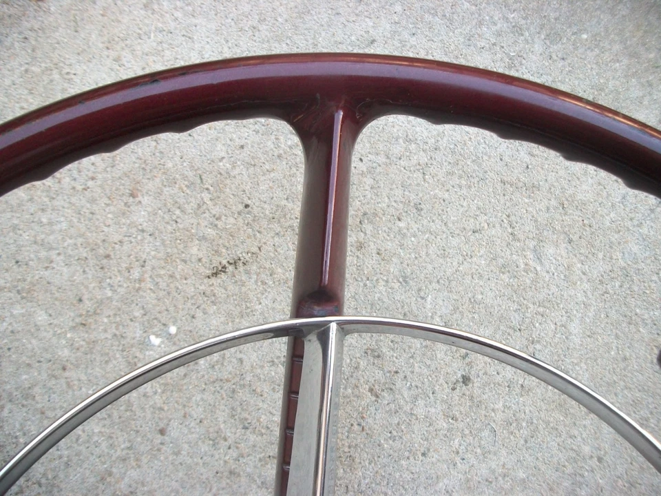 Chevrolet 210 150 Nomad 1955 1956 bonito volante con un emblema casi nuevo de stock Foto 4 de 4