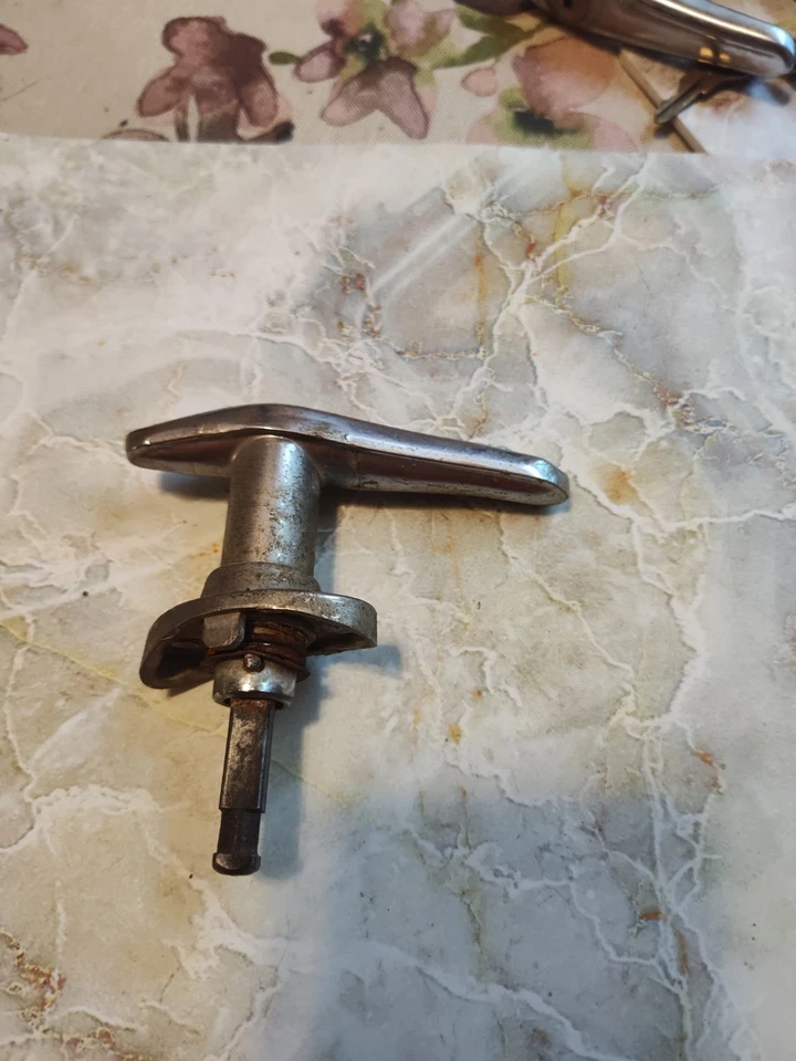 Manijas exteriores de puertas exteriores Ford Modelo A 1930 1931 y otras piezas  Foto 4 de 4