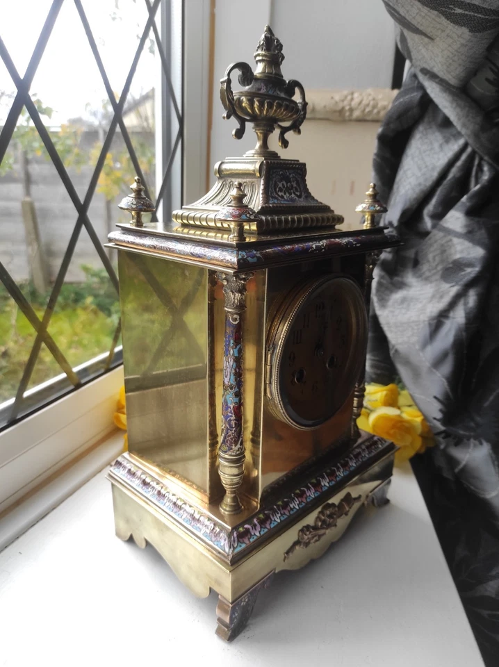 FABULOUS ANTIQUE FRENCH BRASS CHAMPLEVE ENAMEL STRIKING MANTEL CLOCK c1890 - Image 3 of 4