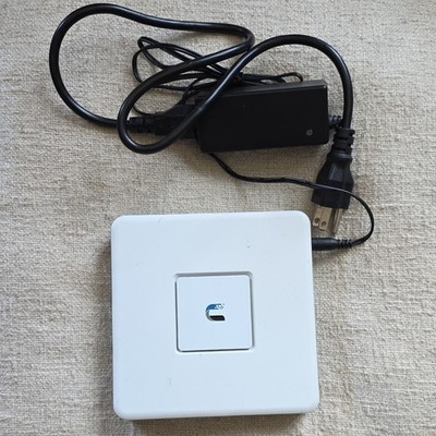 Ubiquiti Networks USG Wired Router White VPN 2 LAN Ports Ethernet RJ-45