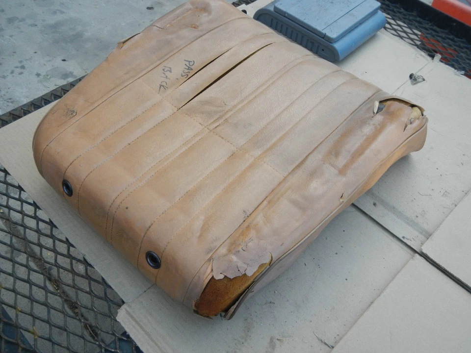 RIGHT FRONT PASSENGER SEAT BACK 1980 80 NISSAN DATSUN 210 310 BLUEBIRD - Image 3 of 4