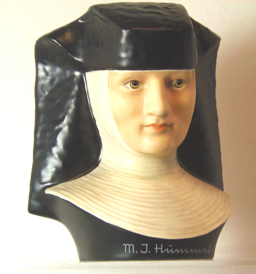 HUMMEL GOEBEL RARE Limited Collectors Edition NUN Porcelain
