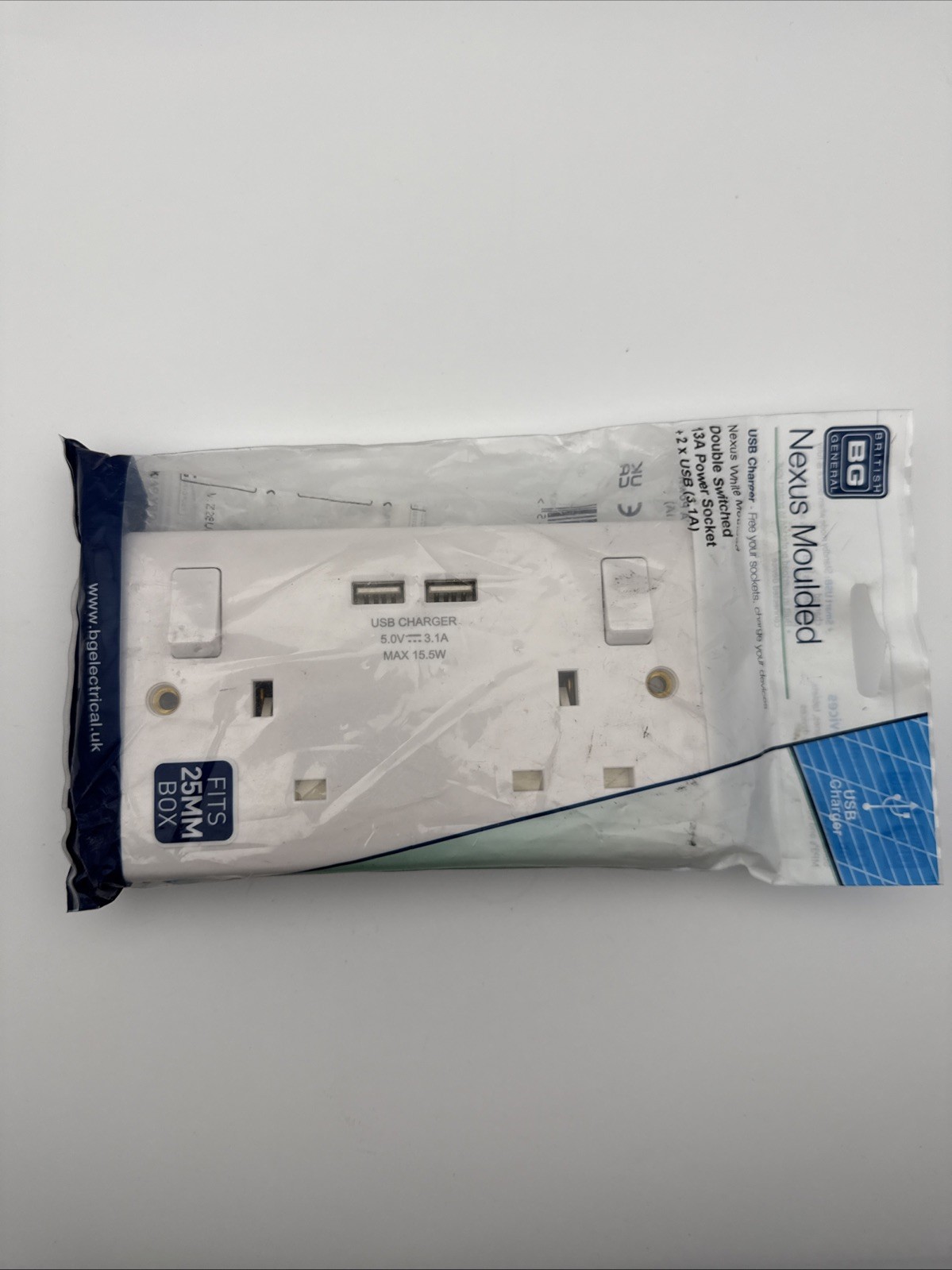 BG Nexus 13A Double Socket 2 USB 3.1A Switched White New 822U3