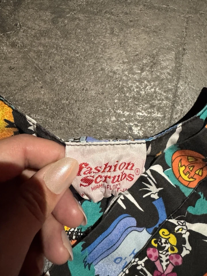 Vintage Halloween Skeleton Scrubs 3X - Image 4 of 4