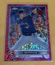 2022 Topps Chrome José Berríos #104 Magenta Speckle Refractor /350 Blue Jays