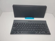 Logitech Tablet Keyboard For iPad With Tablet Stand Bluetooth 820-005094 Tested
