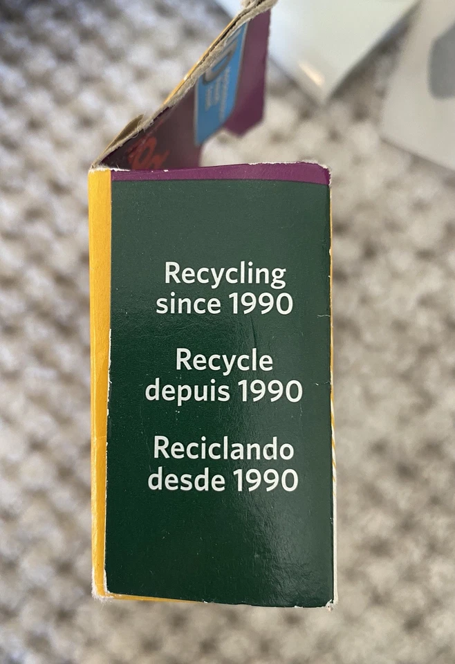 Kodak Single Use Power Flash HD Disposable Camera 27 exposure EXPIRED 04/2013 - Image 3 of 4