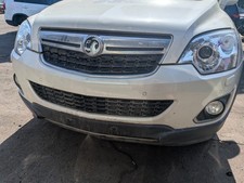 VAUXHALL ANTARA MK1 SE 2012 FACELIFT FRONT BUMPER WITH PDC SENSORS IN WHITE