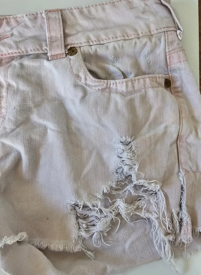 Pantalones Cortos de Denim True Religion Keira Fray Dobladillo Tiro Bajo Rosa Envejecido Para Mujer Talla 32 Foto 2 de 4