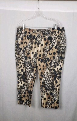 So Slimming by Chico's Animal Geo Print Crop Capri Pants Large 3 Mob Wife Safari