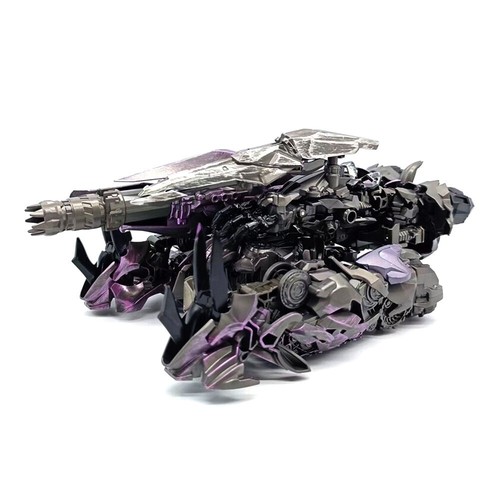 Robot Transformation Car Action Figure Toy TW-1028 Model Series Statue With Box - Picture 4 of 12
