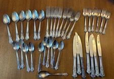 Lot 38 Pc Oneida VALLEY ROSE Silverplate Flatware Service Wm A Rogers
