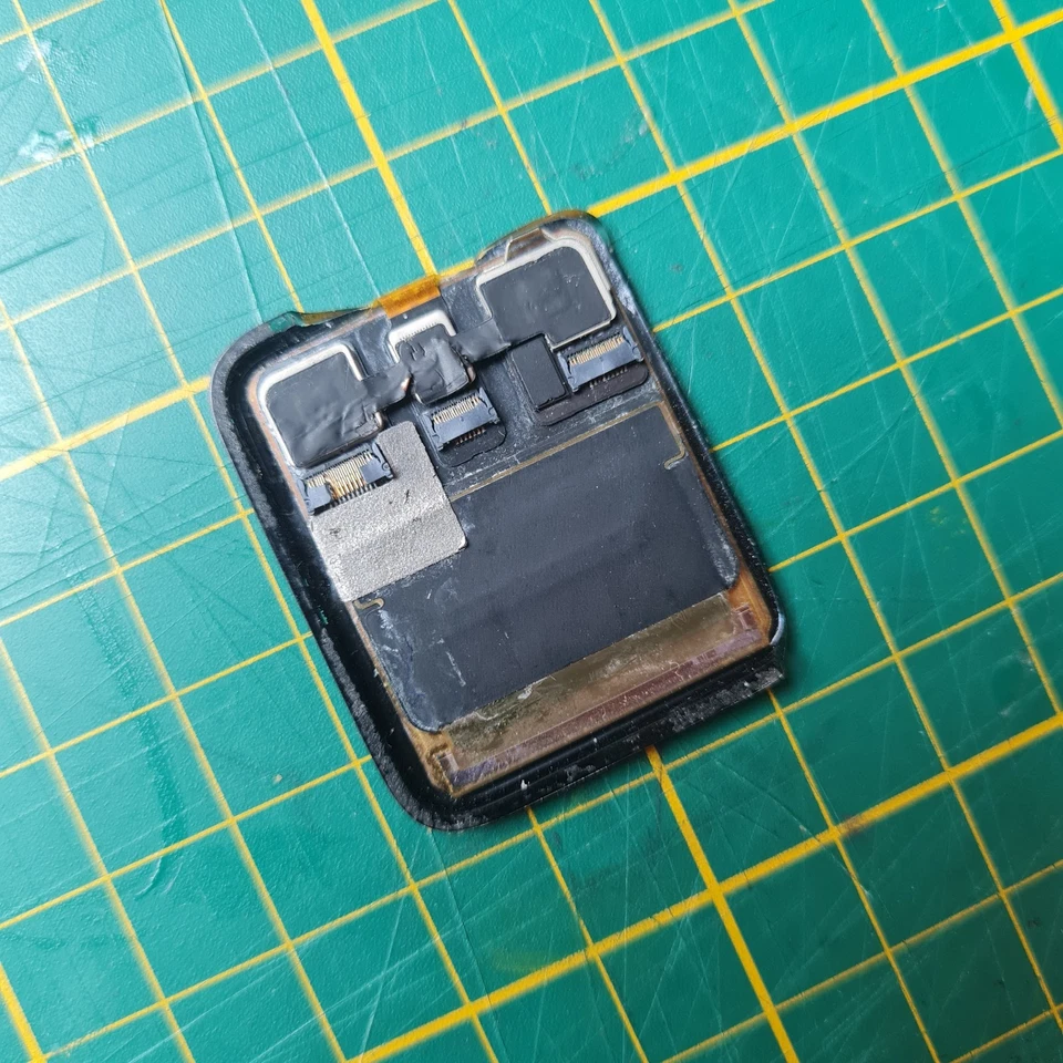 Apple Watch série 3 42mm aluminium noire LTE A1891 pour pièce - Photo 4/4