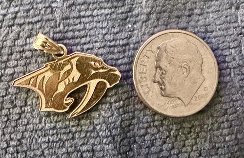 10k Gold NHL LogoArt Nashville Predators Small Pendant