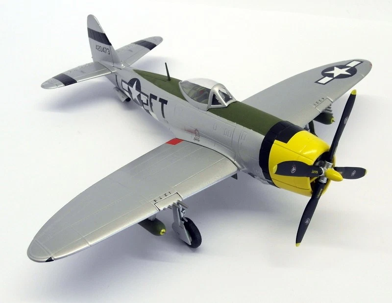 Armadura escala 1/48 - 98147 P-47D Thunderbolt Segunda Guerra Mundial Ases Eagleston 353F Foto 3 de 4