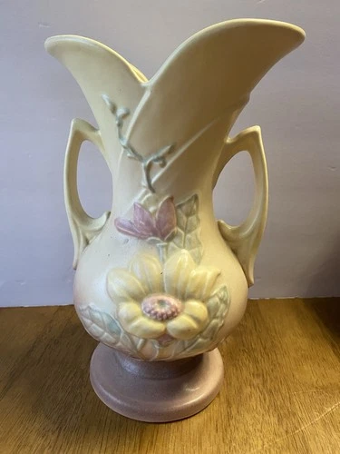 VINTAGE HULL ART POTTERY 10-1/2 MAGNOLIA VASE NUMBER 8