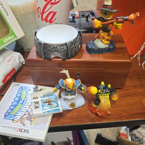 Nintendo 3DS Skylanders Swap Force Starter Pack w additional Figtures