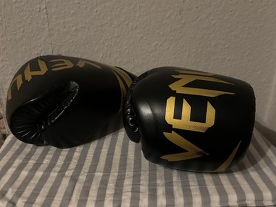 Venum Boxhandschuhe 16 oz Schwarz/Gold   sehr guter Zustand, kaum benutzt