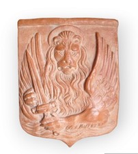 SCUDETTO LEONE SAN MARCO Spada  appende, terracotta Patinato A Cera cm 18x14 Cir
