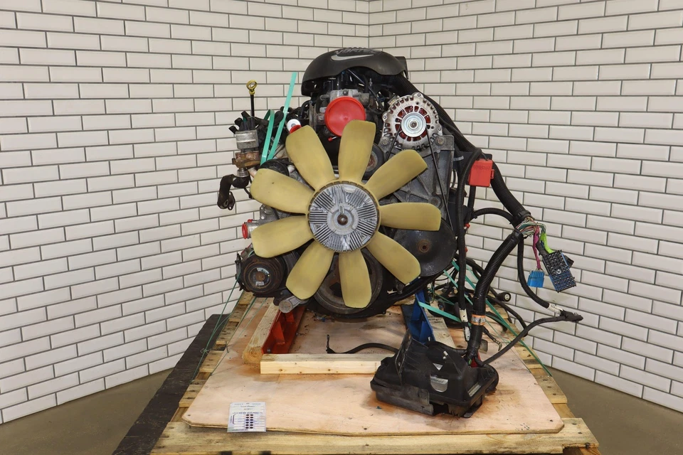 01-07 Chevy GMC 6.0L LQ4 V8 LS Engine Swap Liftout Dropout Donor Video Tested - Image 2 of 4