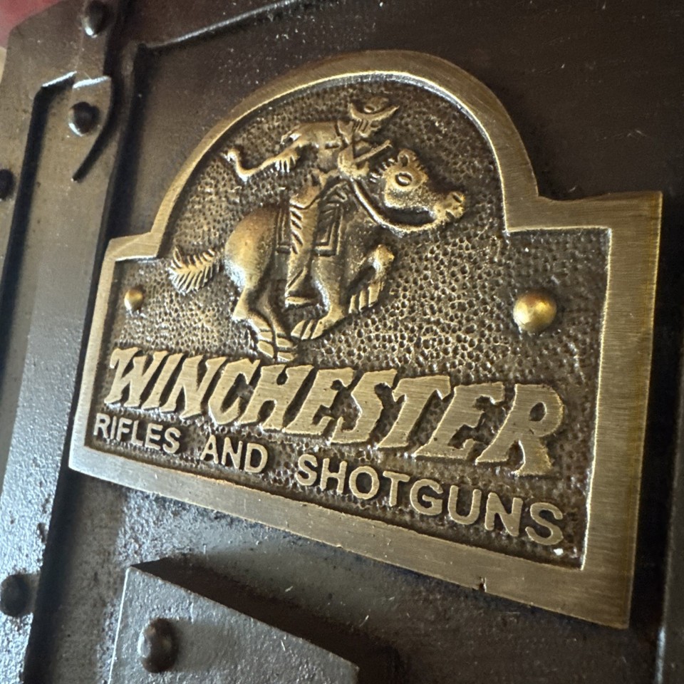 Ponytown Rifles Winchester Rifles Strong Box Cowboy Pony Express Wild West Gun ...
