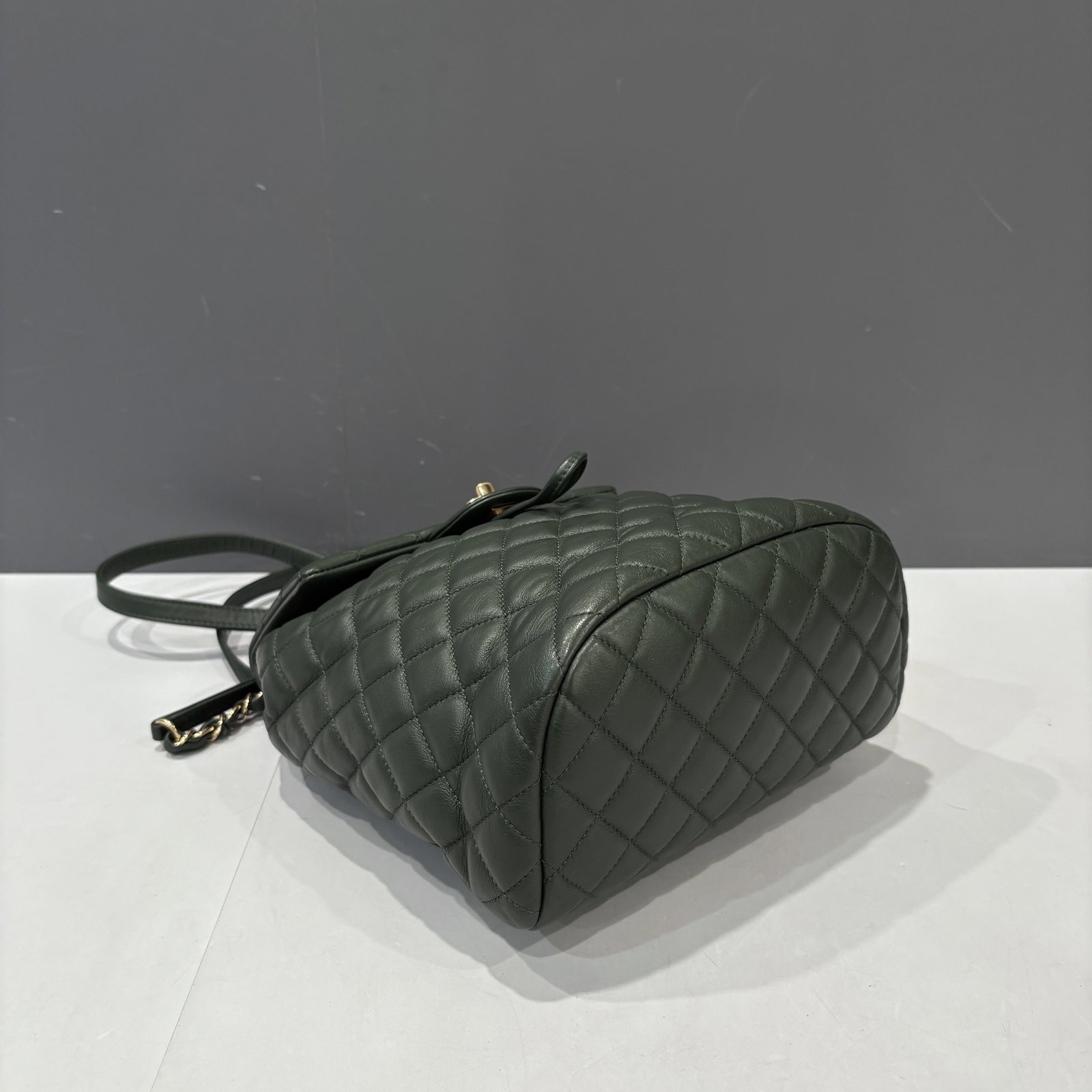 Chanel Backpack Green Calfskin (gj041826b0) — image 7