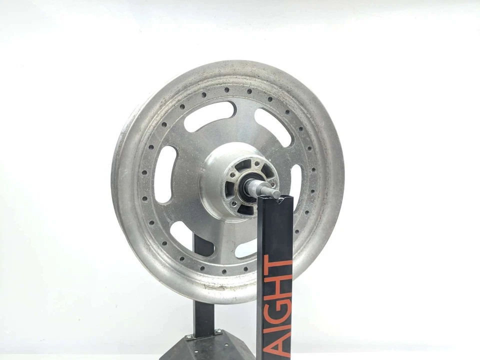 Llanta delantera recta 16x3,00 Harley Davidson Dyna Fat Bob FXDF 09 Foto 2 de 4