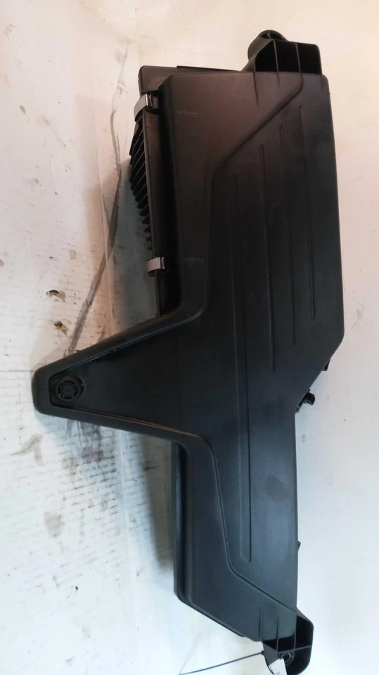 Used Air Cleaner Assembly fits: 2015 Bmw 320I w/o M-Sport package Grade A - Image 2 of 4