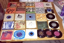 Job Lot of 50s 60s 70s 80s vinyl singles X26 see description for exact records
