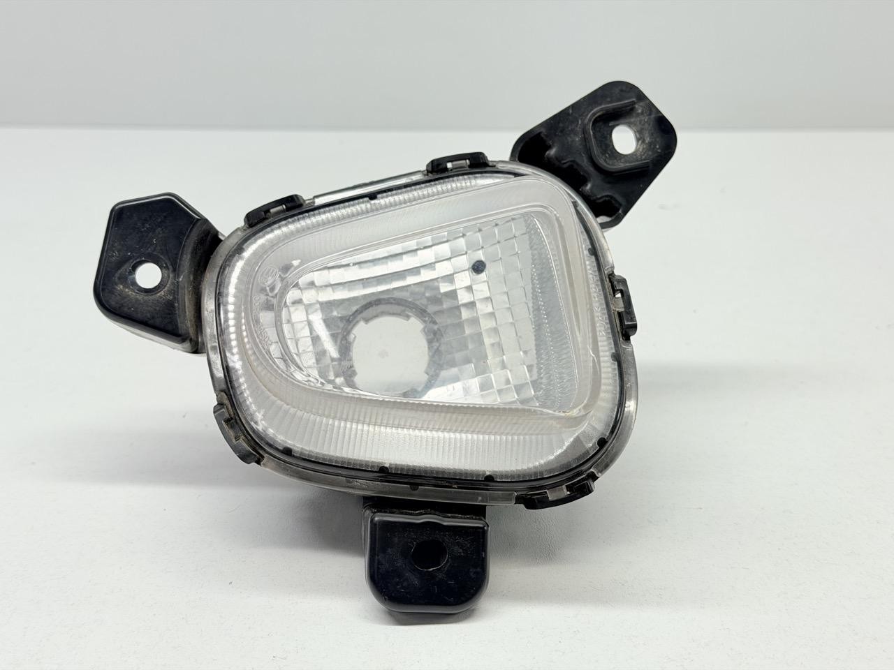 FENDINEBBIA ANTERIORE DX PER KIA Rio 4° Serie 92208H81 (11>)