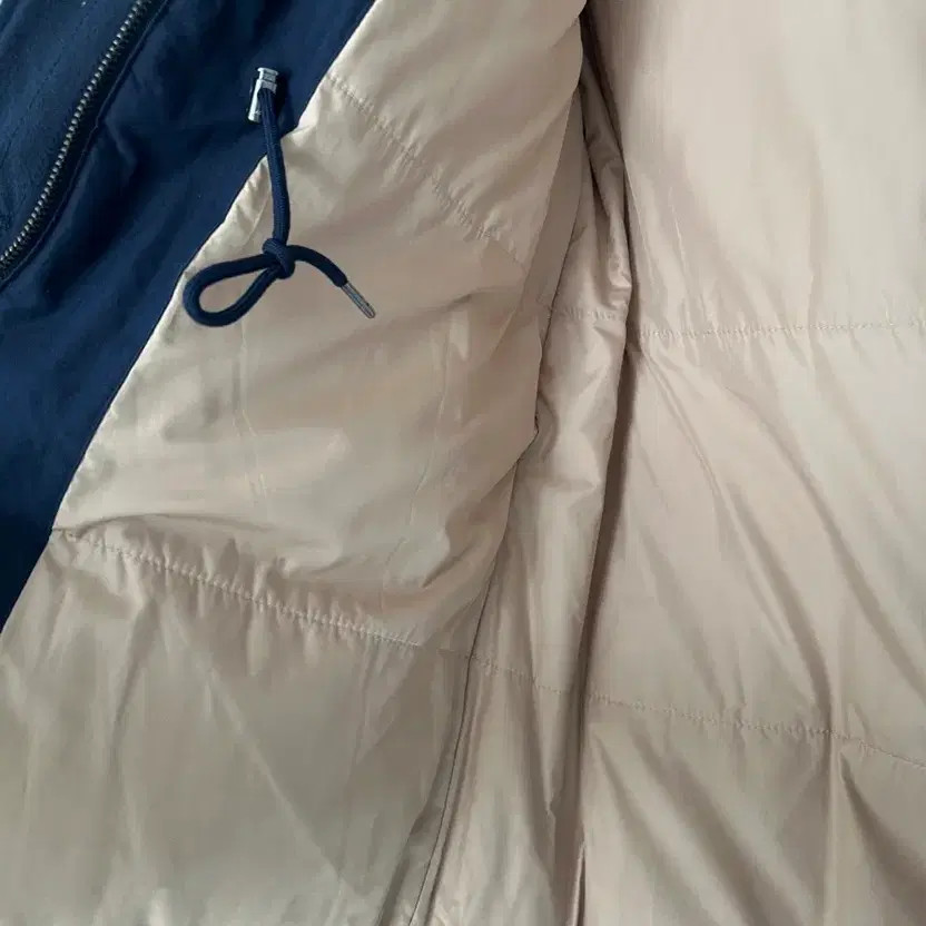 Lacoste Women's Navy Down Padding Jacket, Size 36 thumbnail 6