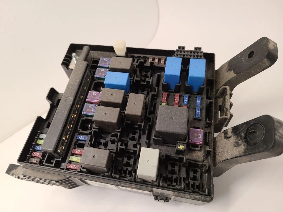 2011-2013 KIA SPORTAGE Fuse Box Engine 914113W700 914133W322 Foto 2 de 4