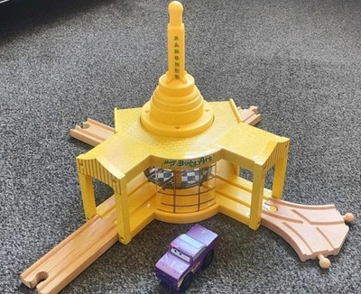 Kidkraft Disney Pixar Cars Radiator Springs Ramone's House of Body Art Plattenspieler