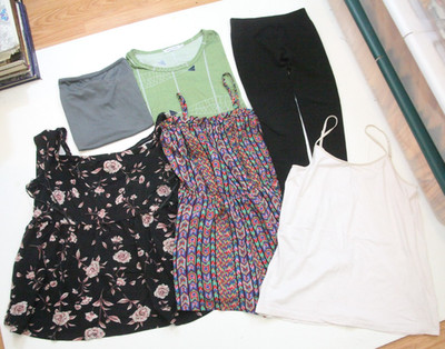Lot Of 6 Women's Clothing Dresses Tights T-Shirts Black Green White Gray 1097