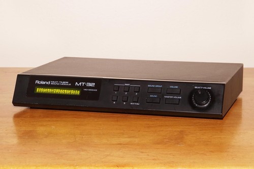 ~~~ Roland MT-32 Multi-Timbral Stereo Midi Synth/Sound Modul ~~~ - Bild 2 von 4