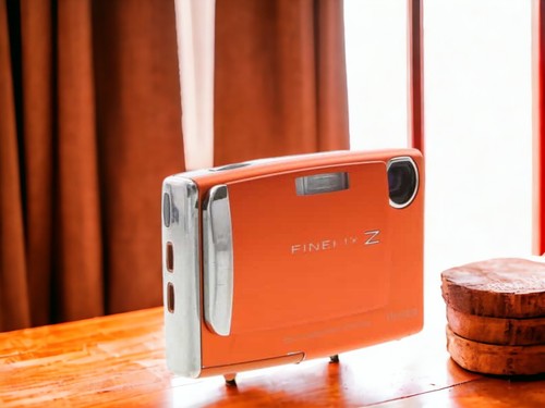 Red Fujifilm Finepix Z10FD - 7.2MP, 3x Zoom, Excellent Condition - Picture 6 of 9