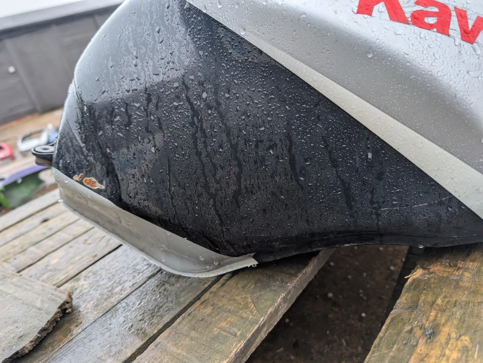 Tanque de combustible y grifo de gasolina Kawasaki ZX6R Ninja J1 J2 636 ZX636 Foto 3 de 4