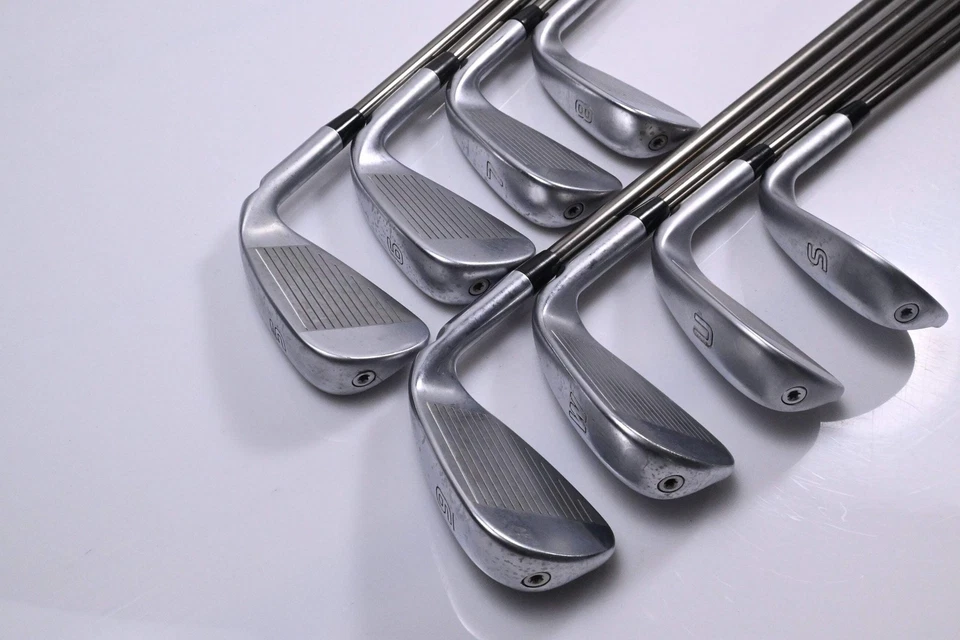 Left Hand Ping G700 Irons / 5-PW+UW+SW / Black Dot / Regular Flex UST Recoil ES - Image 4 of 4